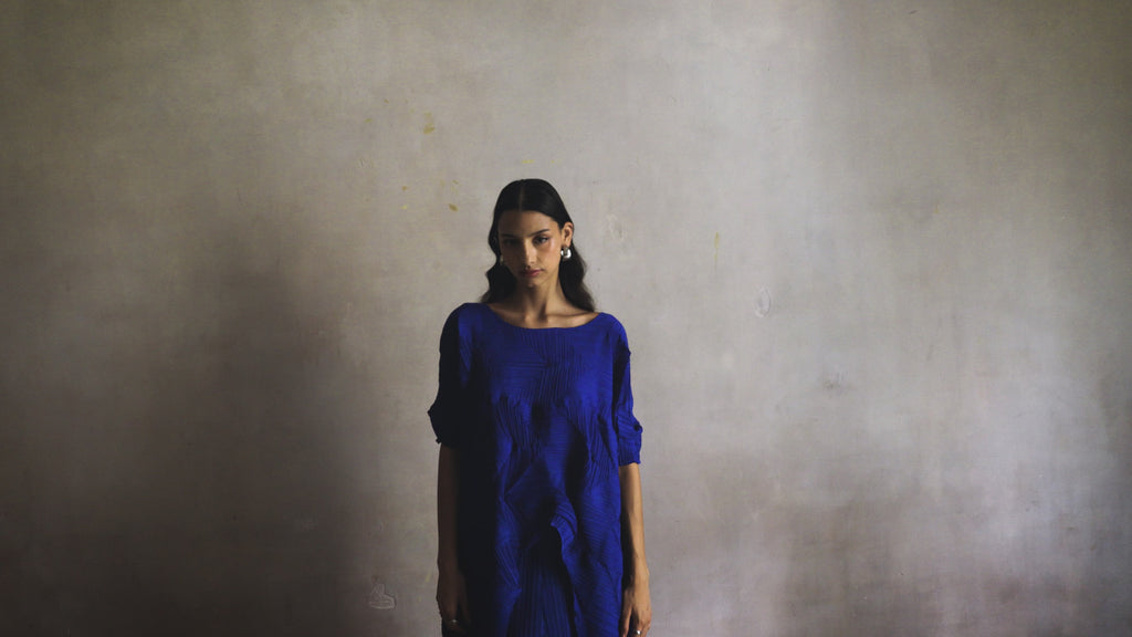 CASCADA – Blusa Capa Origami